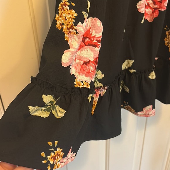 Dress - Picture 5 of 10